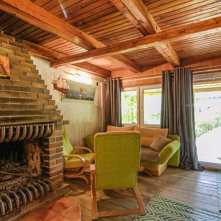 2 Bedroom Stunning In Σπίτι διακοπών Wilimy